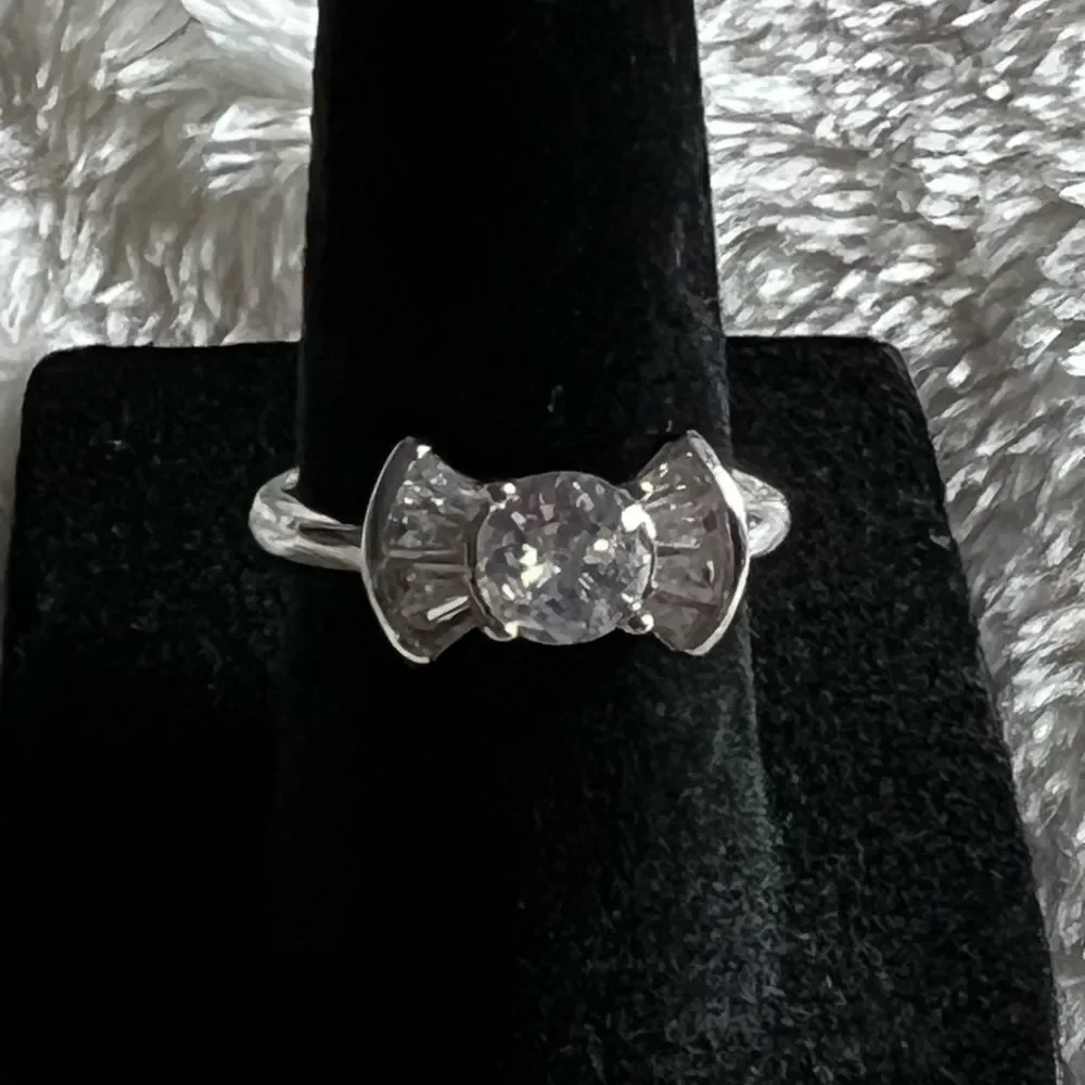 Cubic Zirconia Bow Tie Fashion Ring